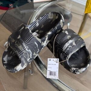 Adidas Adilette Camo Slide Sandals, Men size 8